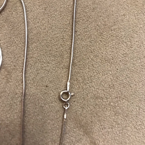 Sterling silver pendant and necklace - Picture 4 of 5